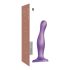 Strap-on-me Curvy M - aaltoileva, imukupilla varustettu dildo (liila)