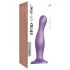 / Strap-on-me Curvy L - aaltoileva, imukupilla varustettu dildo (violetti)