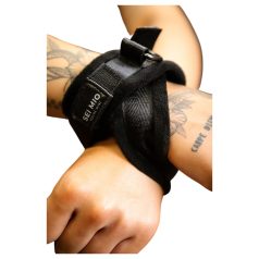 Sei Mio - ristiin menevä käsikahle - musta