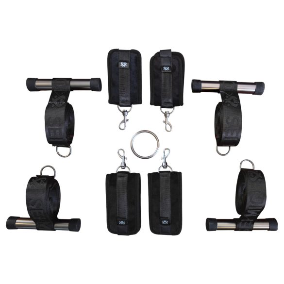 Sei Mio - oviin kiinnitettävä bondage risti - musta