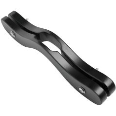 Musta puinen juomapyhätökkä